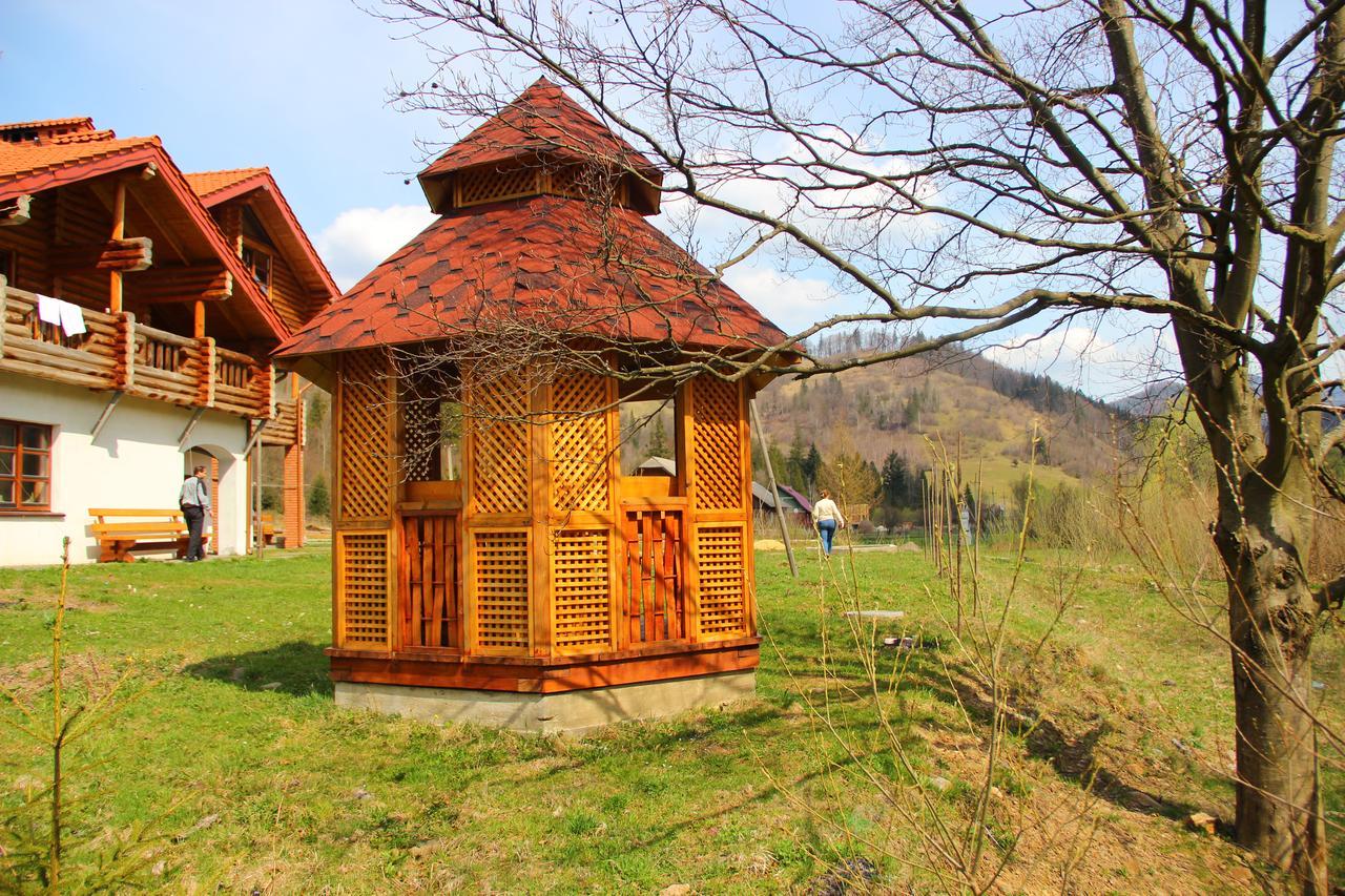 Hôtel Lev à Tukhlya Extérieur photo