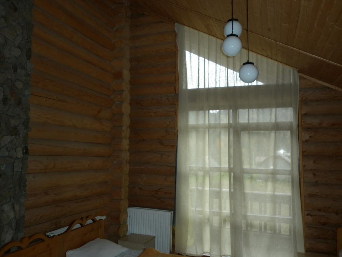 Hôtel Lev à Tukhlya Extérieur photo