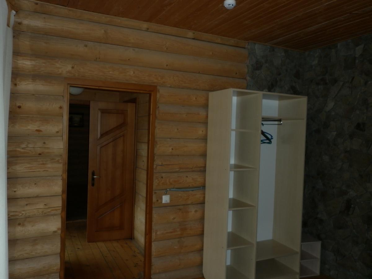 Hôtel Lev à Tukhlya Extérieur photo